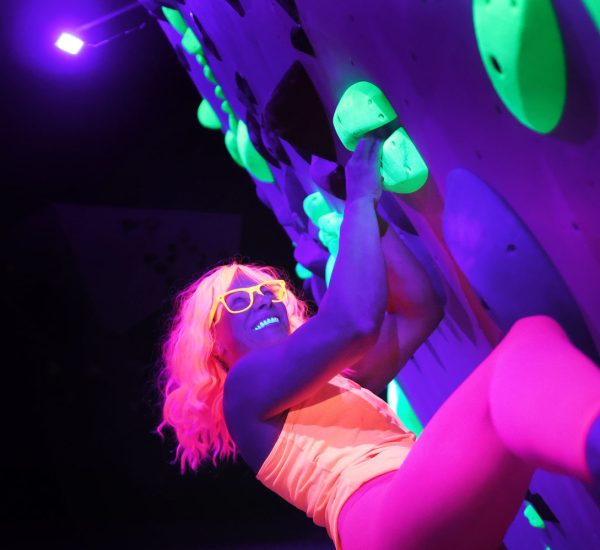 Night Moves Schwarzlicht bouldern
